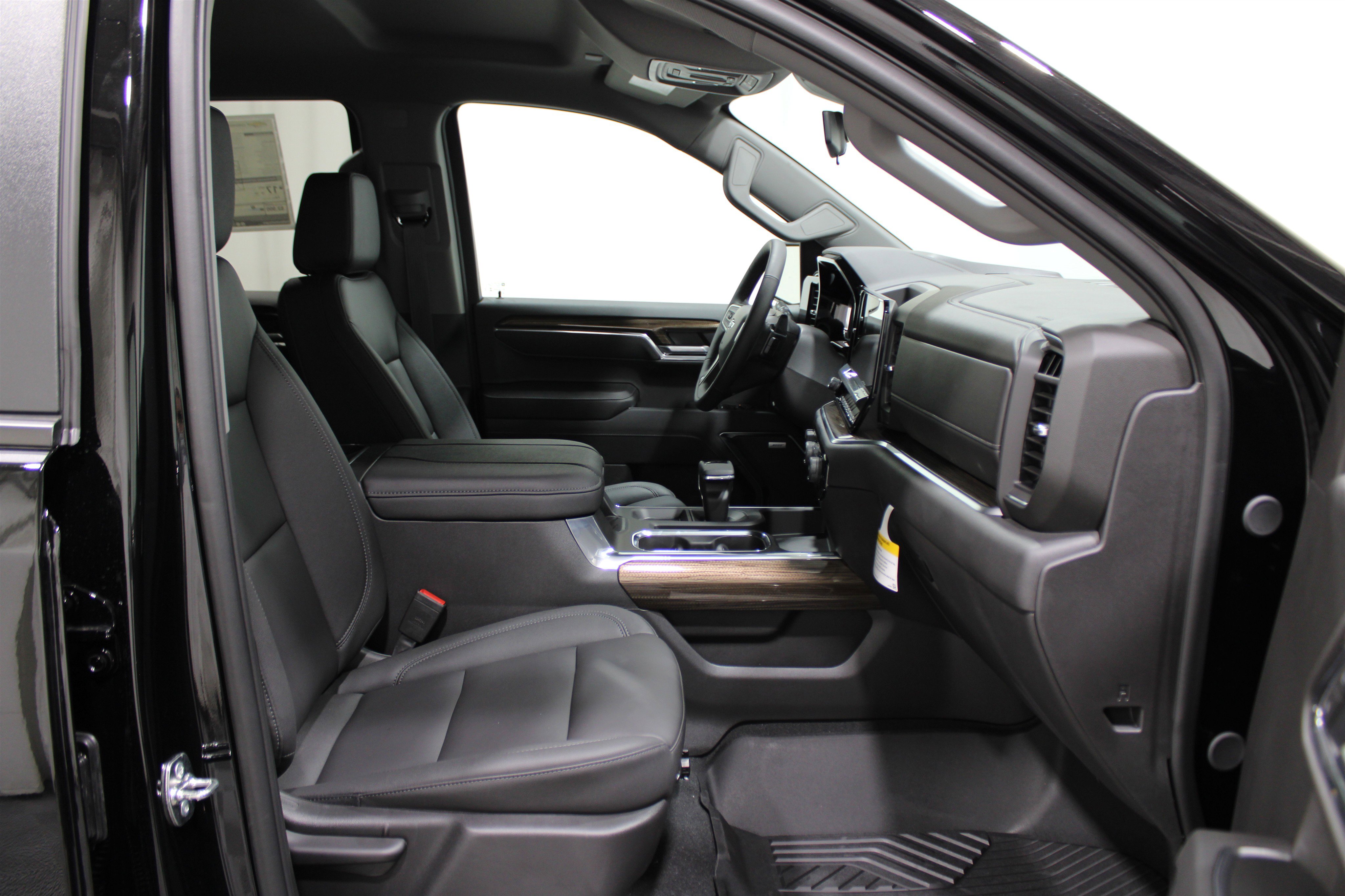 2026 Chevrolet Silverado 1500 LT Trail Boss photo 16