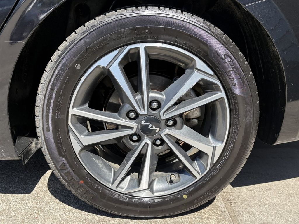 2023 Kia Forte LXS photo 12