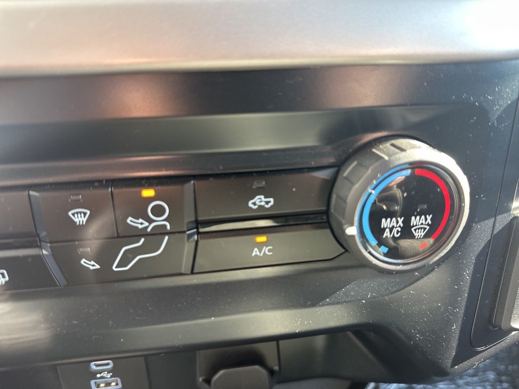2023 Ford F-150 XLT photo 16