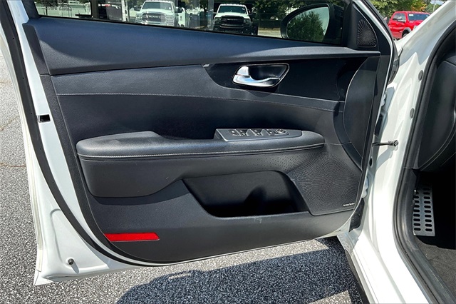 2020 Kia Forte GT-Line photo 18
