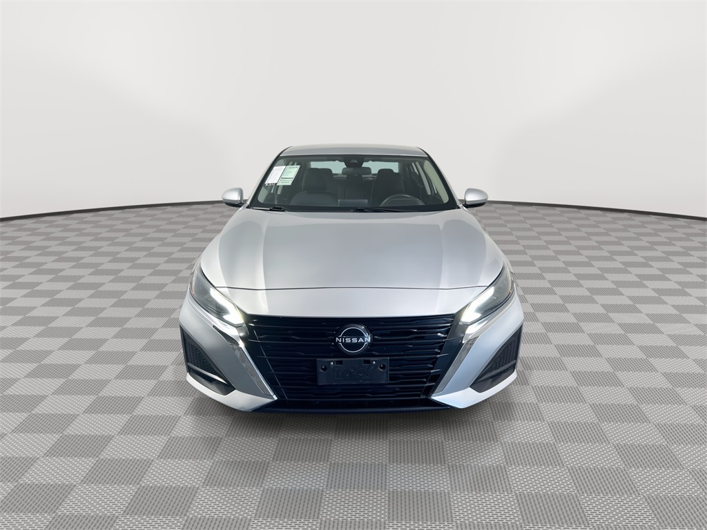 2023 Nissan Altima 2.5 SV photo 3