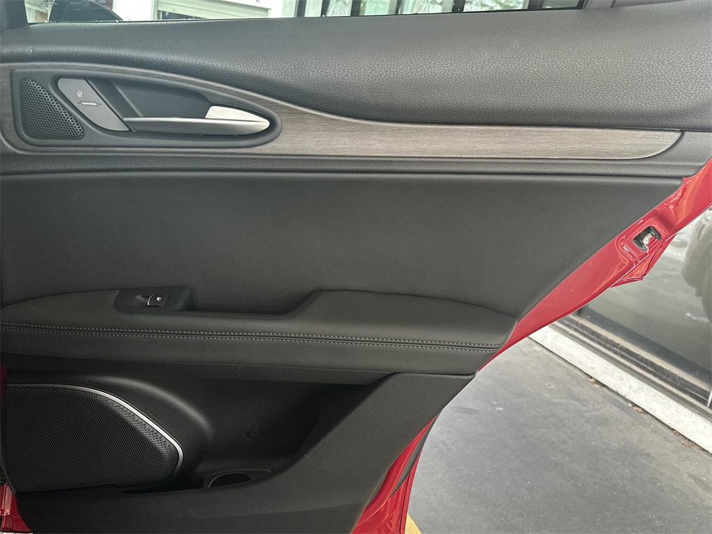 2018 Alfa Romeo Stelvio Ti photo 31