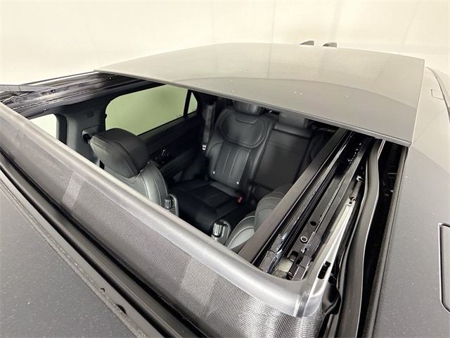 2025 Land Rover Range Rover Sport SE photo 12