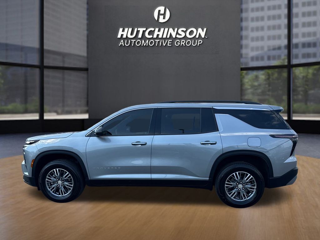 2025 Chevrolet Traverse photo 5