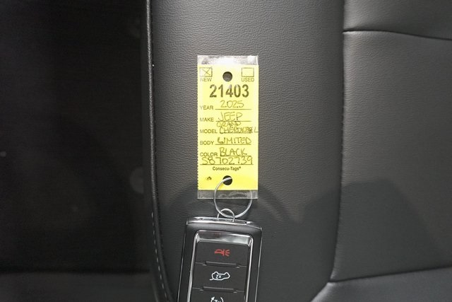 2025 Jeep Grand Cherokee Limited photo 32