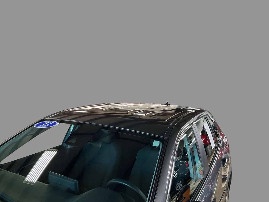 2022 Toyota RAV4 LE photo 11