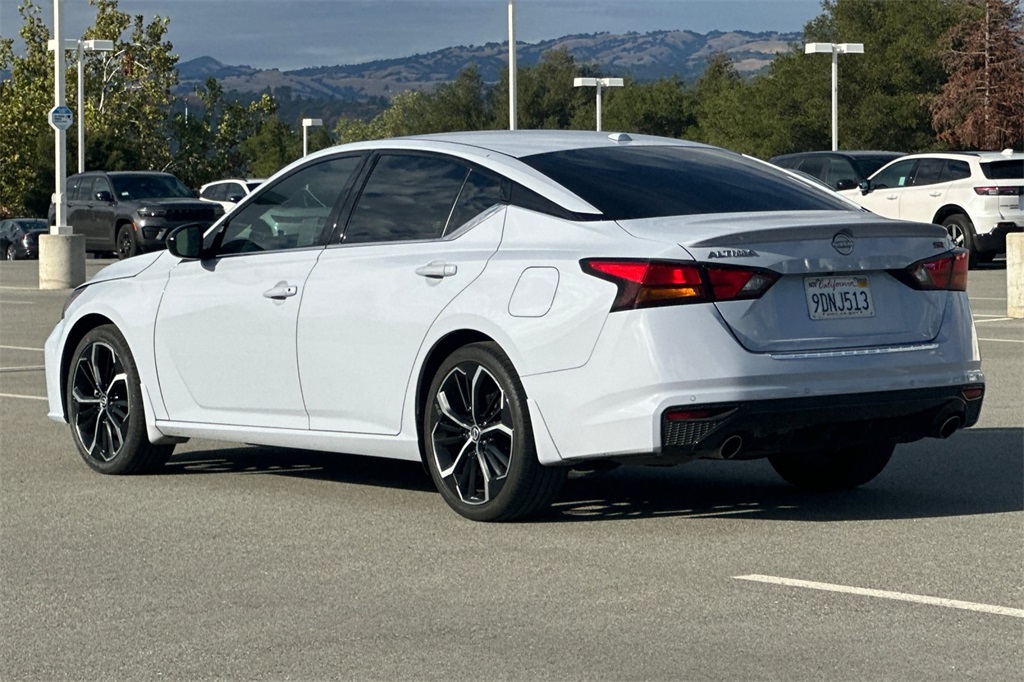 2023 Nissan Altima 2.5 SR photo 4