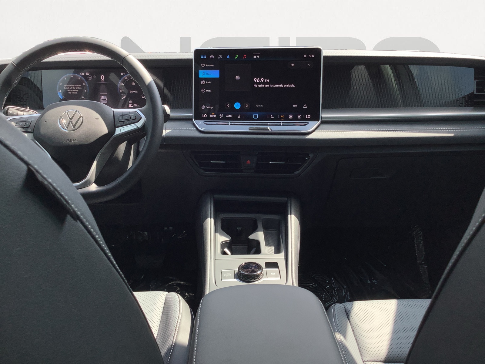 2025 Volkswagen Tiguan SE photo 11