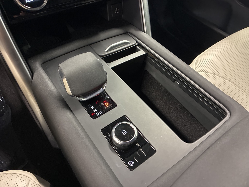 2024 Land Rover Discovery SE photo 24
