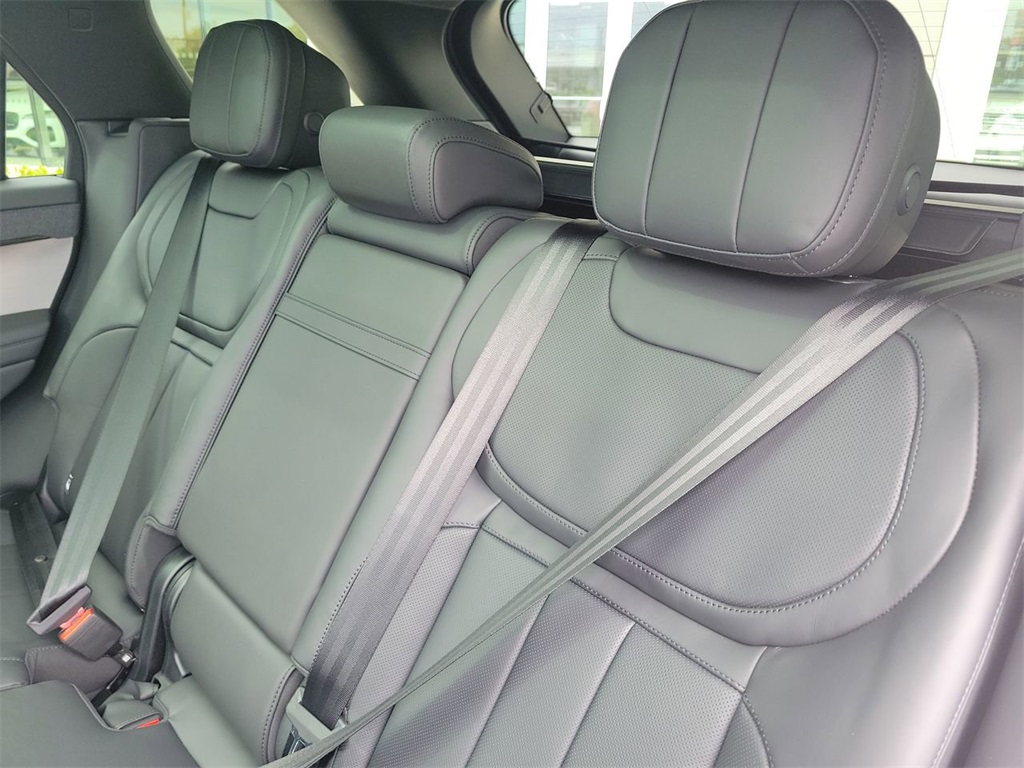2025 Land Rover Range Rover Sport SE photo 13