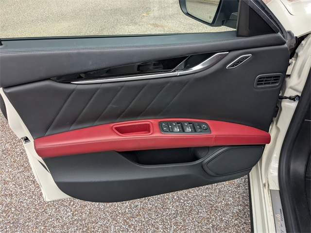 2020 Maserati Ghibli S photo 21