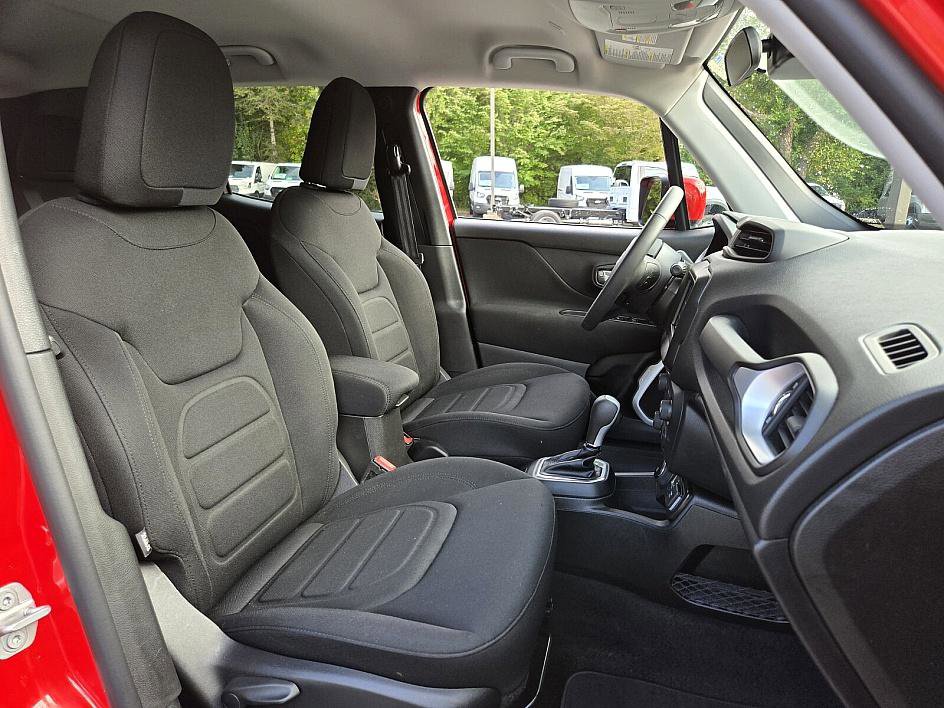 2020 Jeep Renegade Latitude photo 17