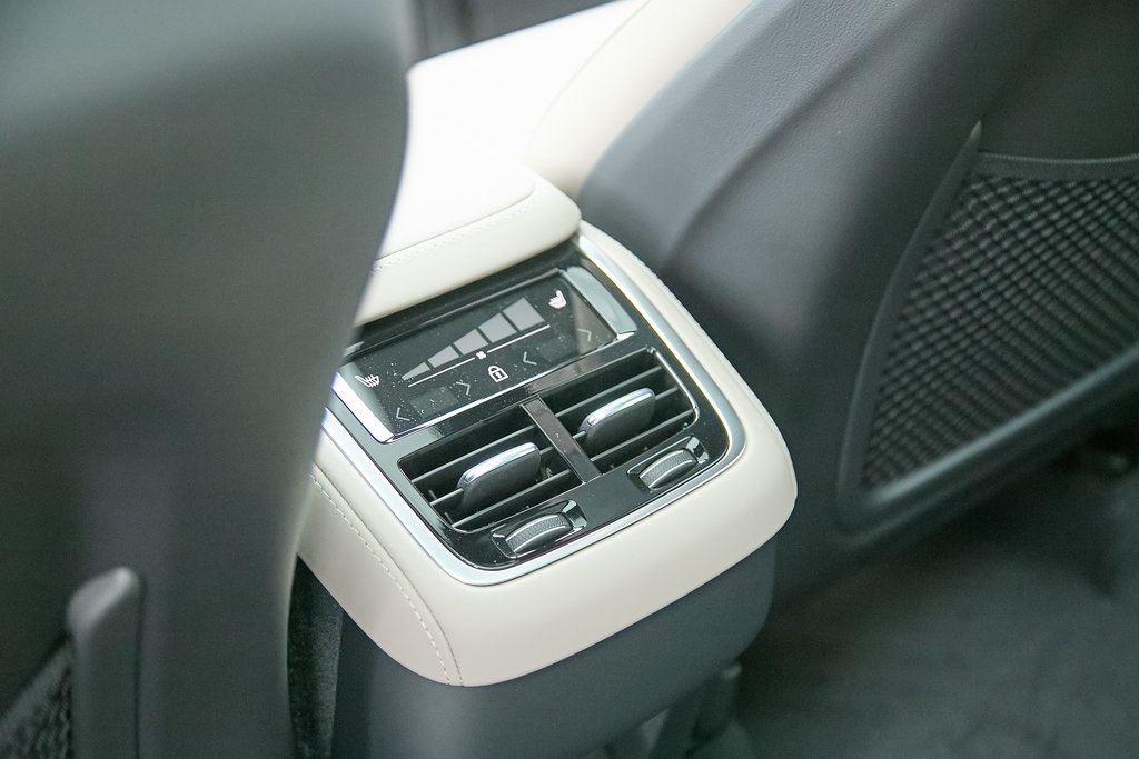 2026 VOLVO XC90 - Image 22