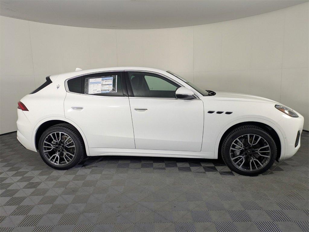 2025 Maserati Grecale photo 3