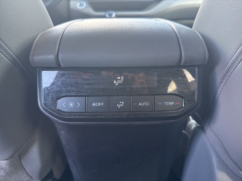 2021 Toyota Highlander XLE photo 37