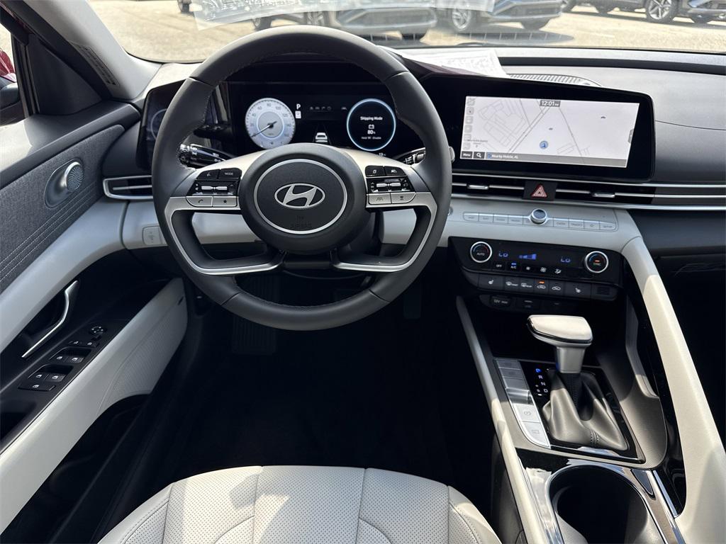 2025 Hyundai Elantra Limited photo 14