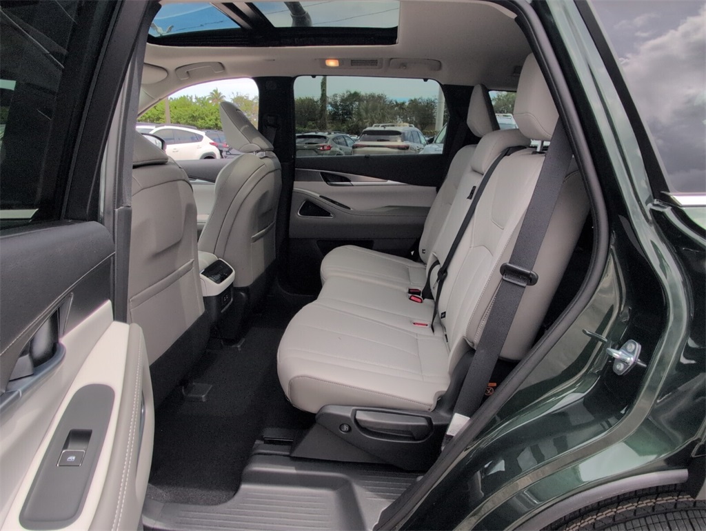 2026 Infiniti QX60 Luxe photo 4