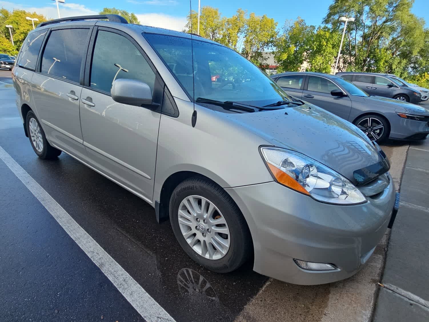 Used 2009 Toyota Sienna XLE with VIN 5TDZK22C59S245388 for sale in Hopkins, Minnesota