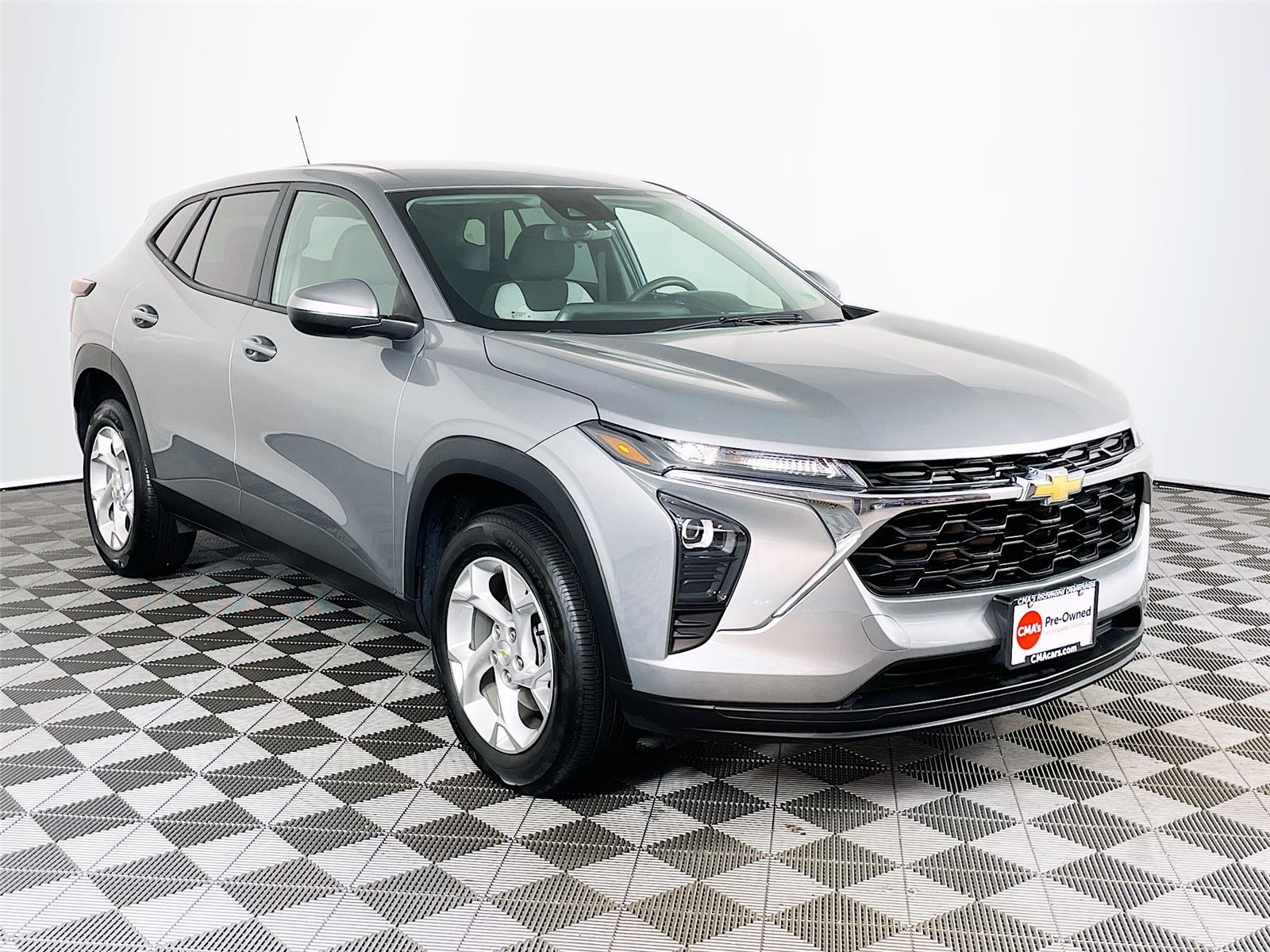 2024 Chevrolet Trax LS's photo