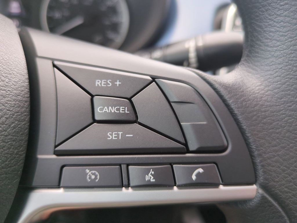 2025 Nissan Versa SV photo 21