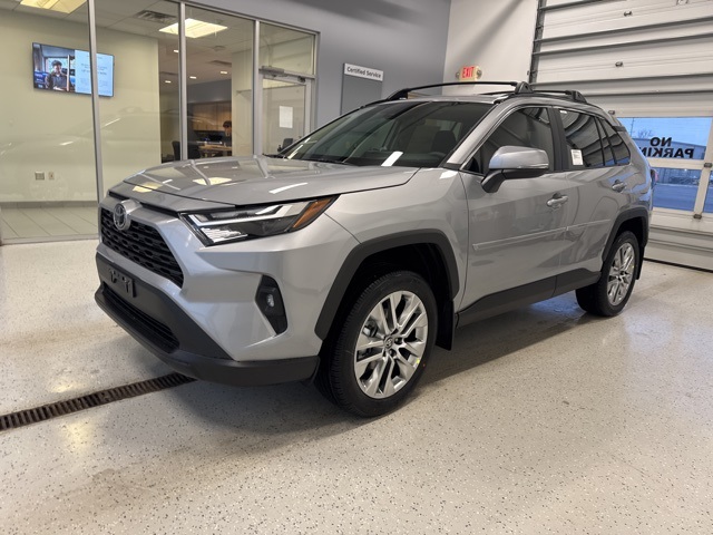 2025 Toyota RAV4 XLE Premium photo 3