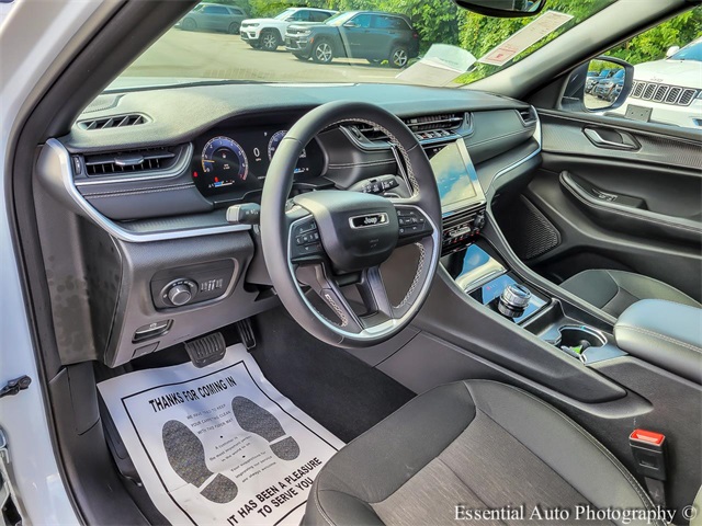 2024 JEEP GRAND CHEROKEE L - Image 9