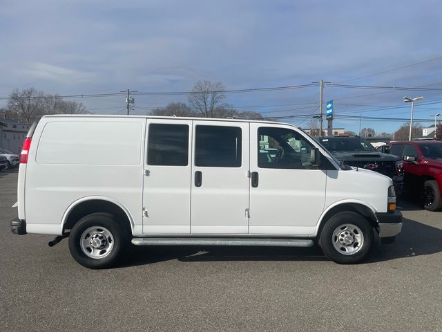 2024 Chevrolet Express Cargo 2500 photo 4