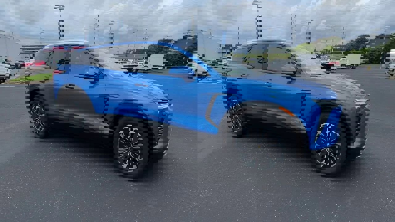 2024 Chevrolet Blazer EV photo 2