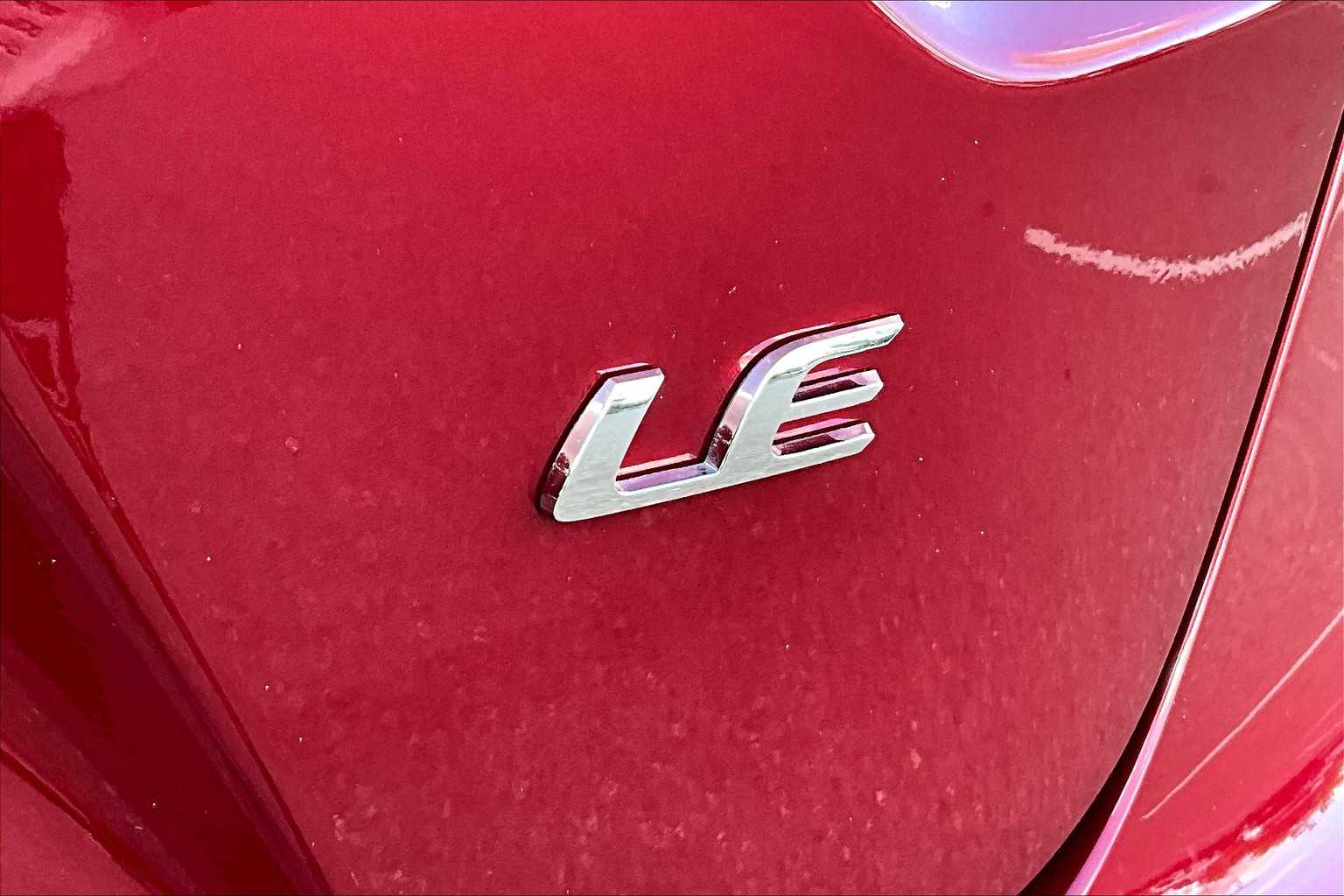 2024 Toyota Corolla LE photo 9