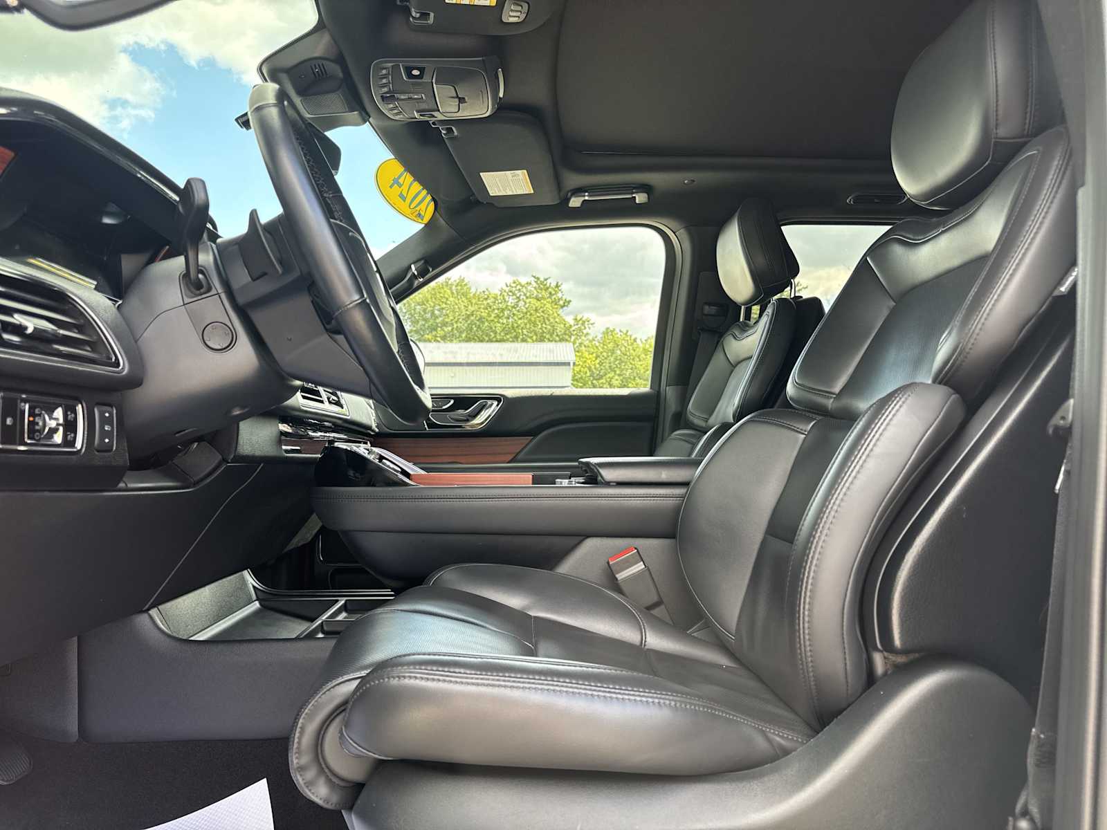 2024 Lincoln Navigator Premiere photo 17