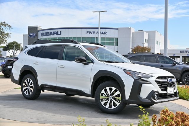 2025 Subaru Outback Premium's photo