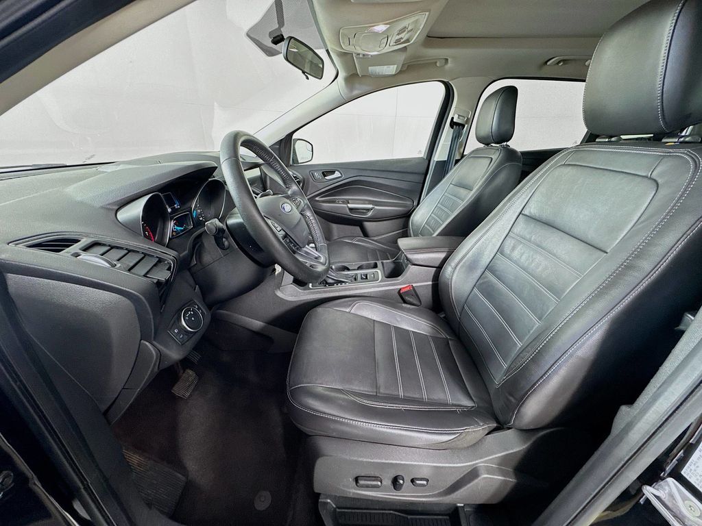 2018 Ford Escape SEL photo 22