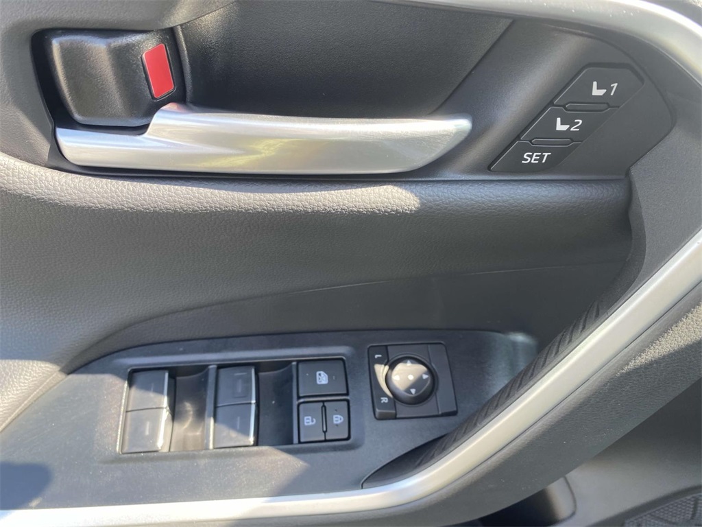 2025 Toyota RAV4 Limited photo 10