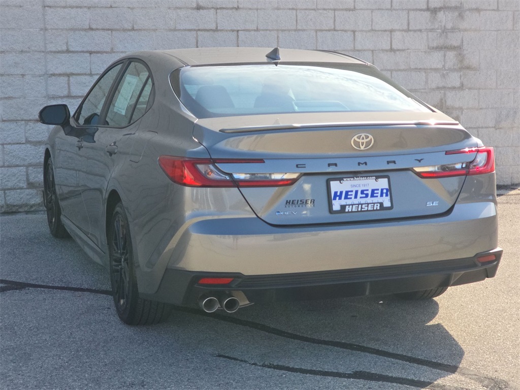 2025 Toyota Camry SE photo 6
