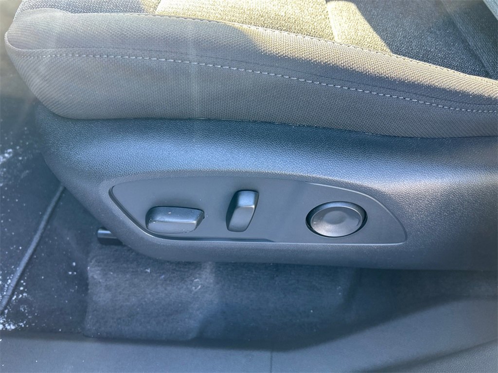 2026 GMC ACADIA - Image 16