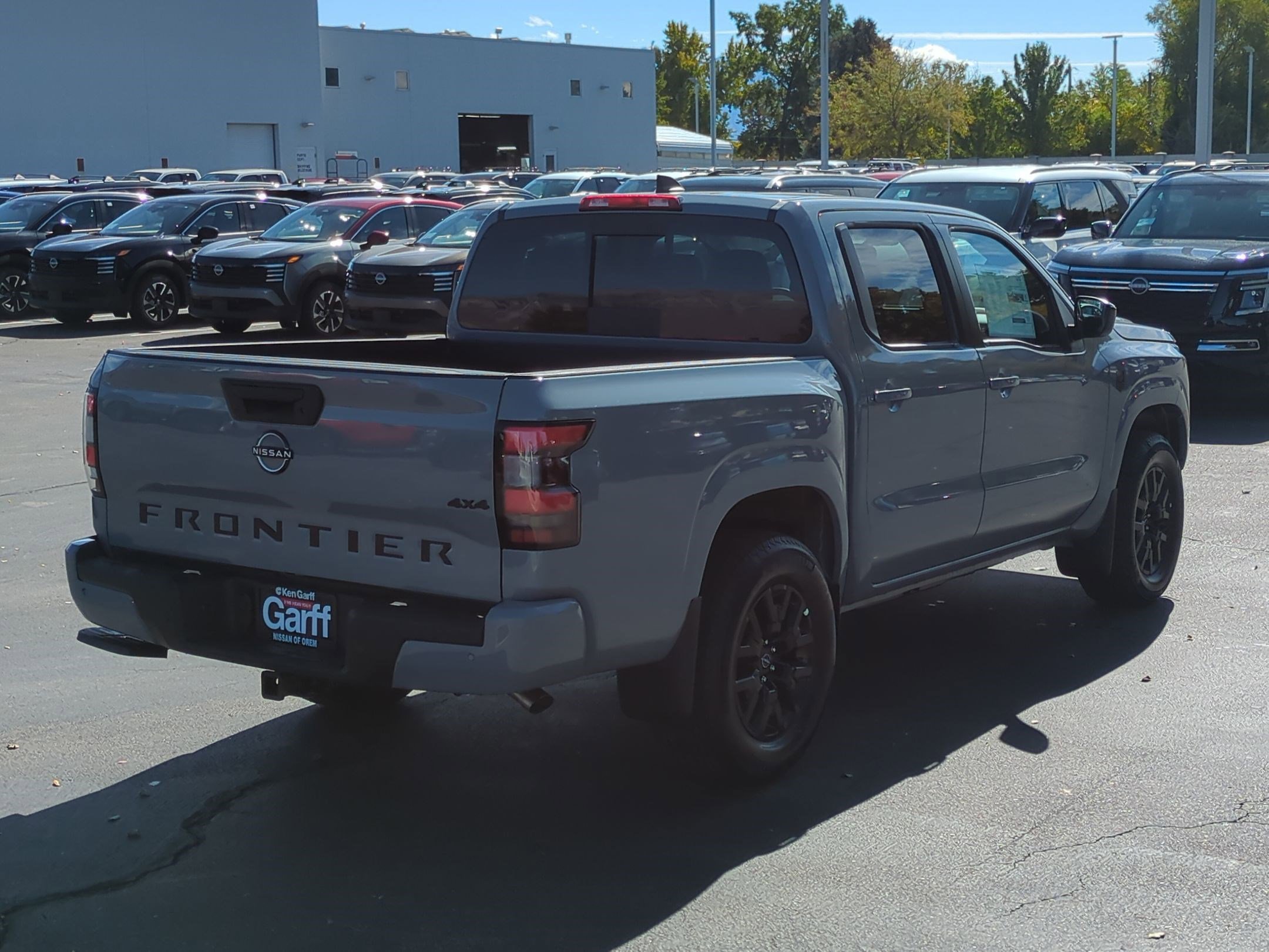 2026 Nissan Frontier Crew Cab SV photo 2