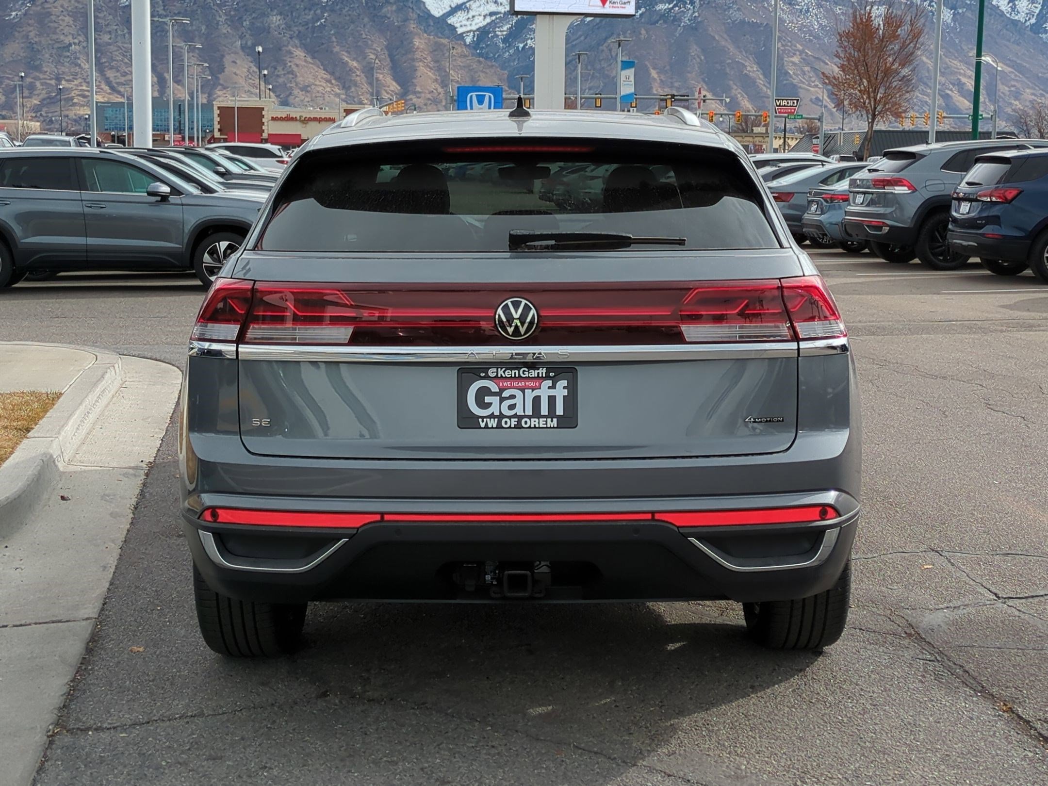 2025 Volkswagen Atlas Cross Sport SE Technology photo 4