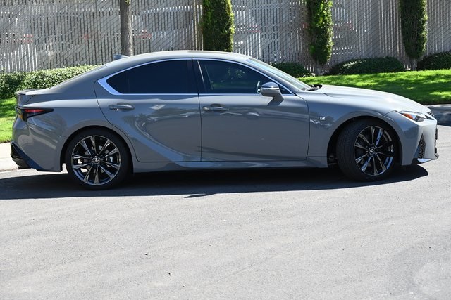 2024 Lexus IS 350 F SPORT photo 3