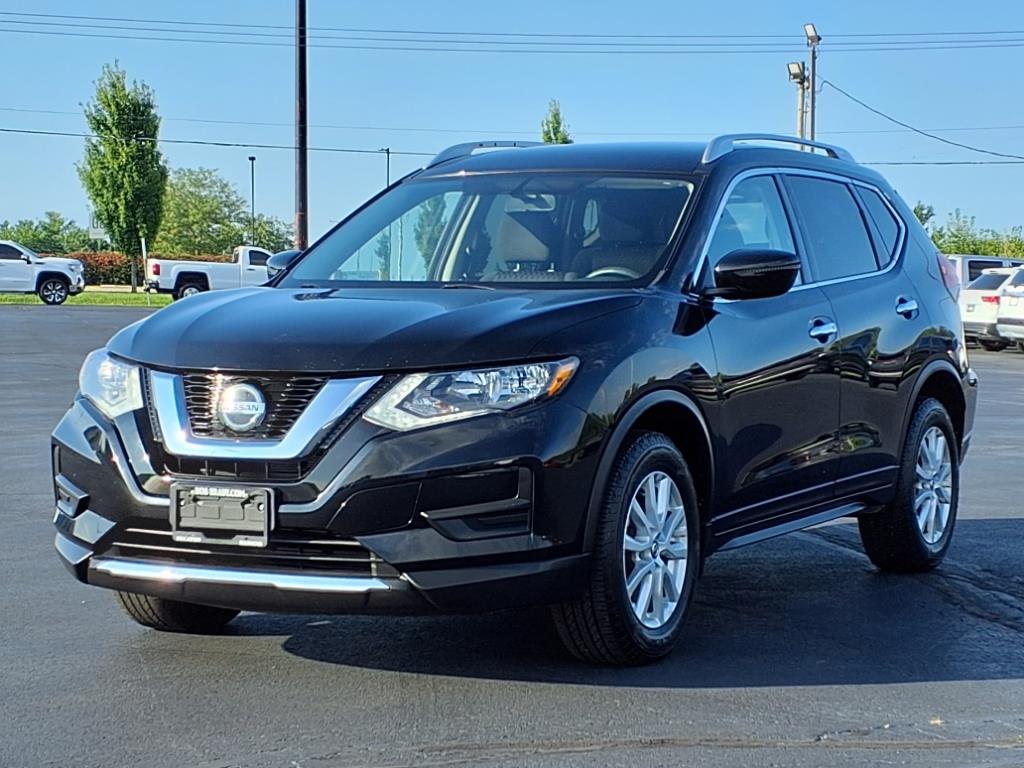 2018 Nissan Rogue SV photo 12
