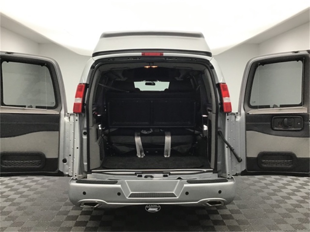 2023 Gmc Savana photo 5