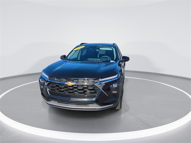 2024 Chevrolet Trax LT photo 3