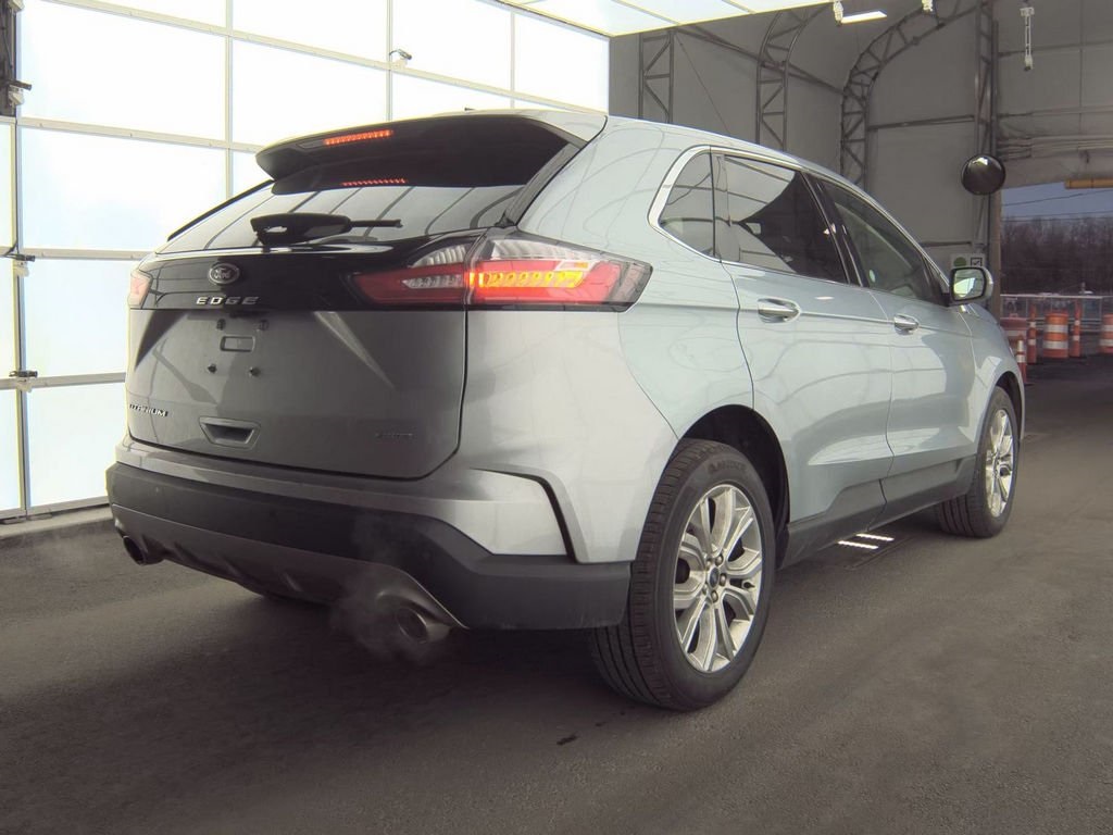 2024 Ford Edge Titanium photo 4