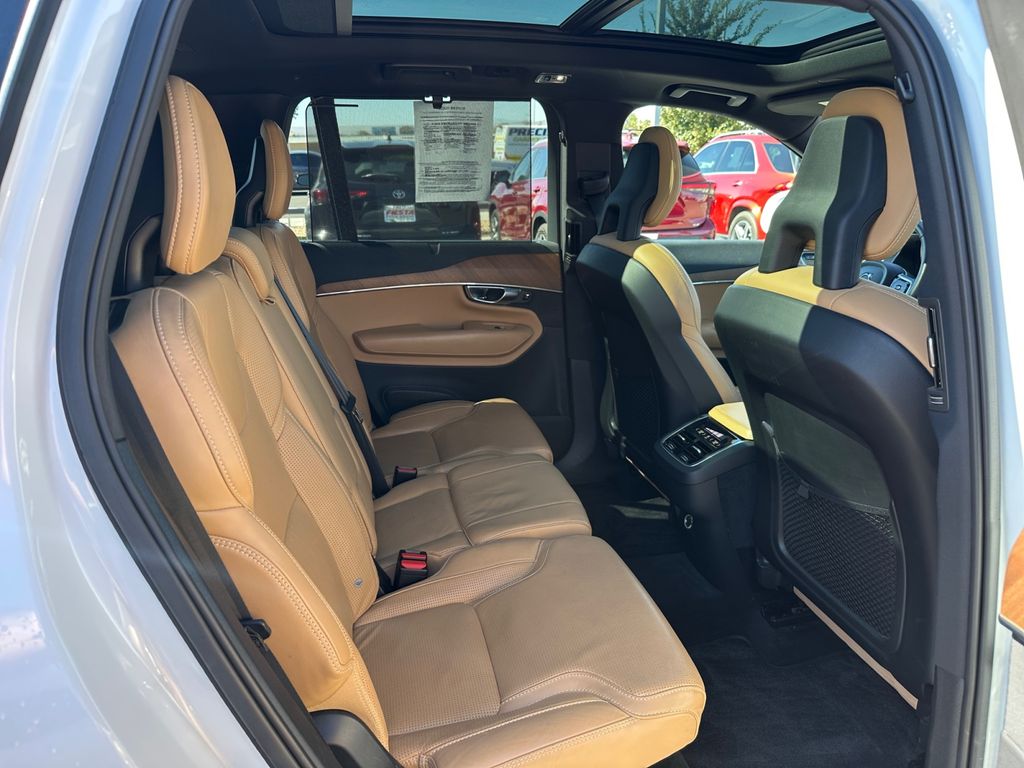 2017 Volvo XC90 T6 Inscription photo 17