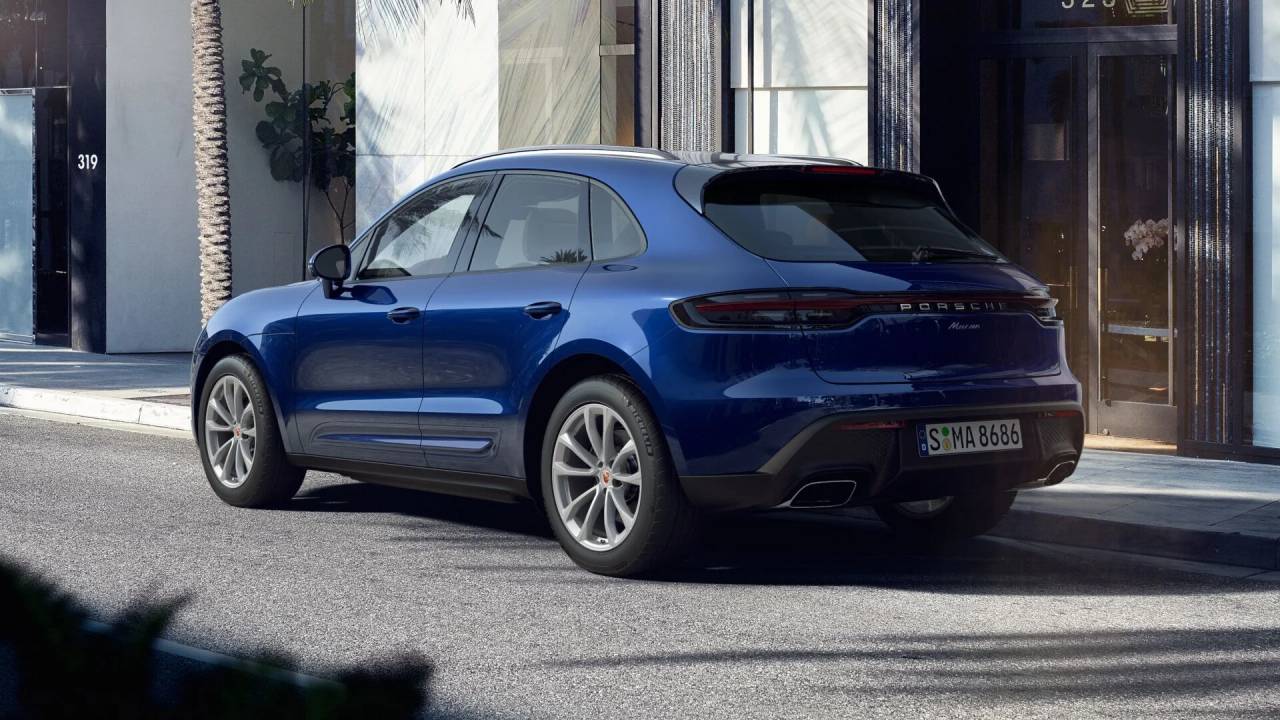 2025 Porsche Macan Base photo 3