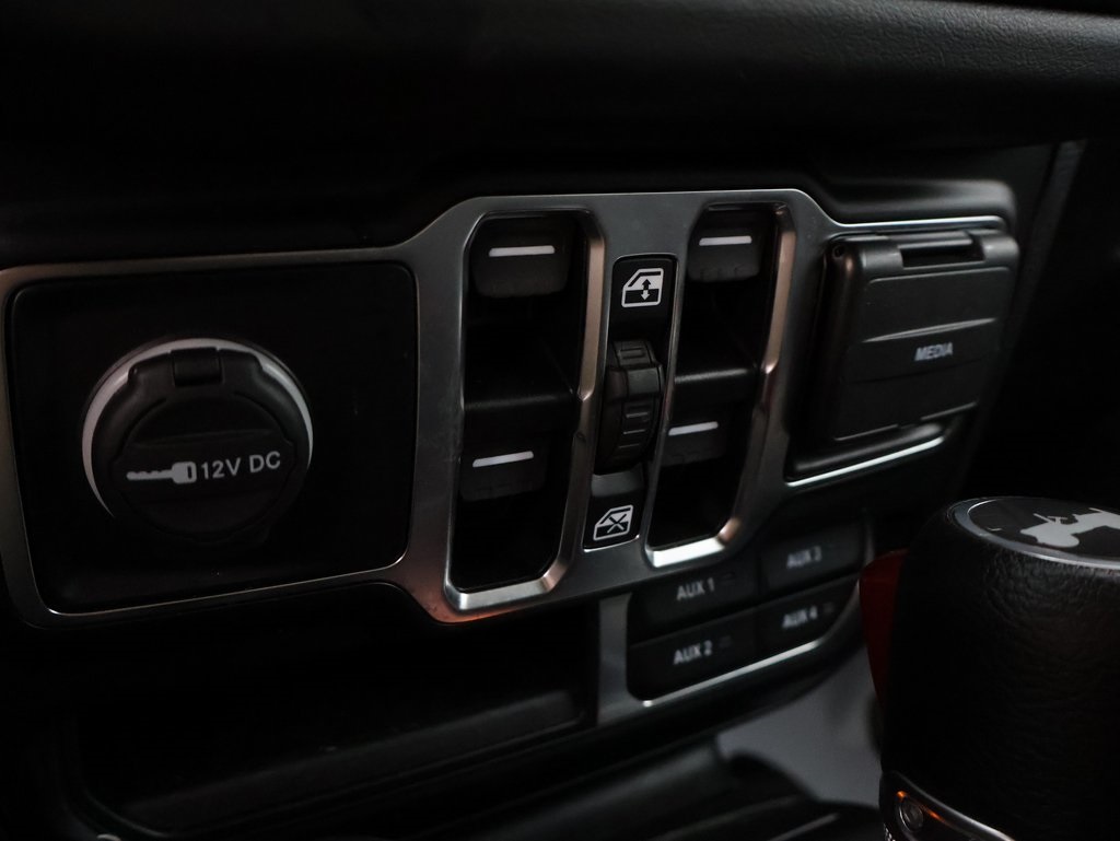 2024 Jeep Wrangler Sahara photo 34