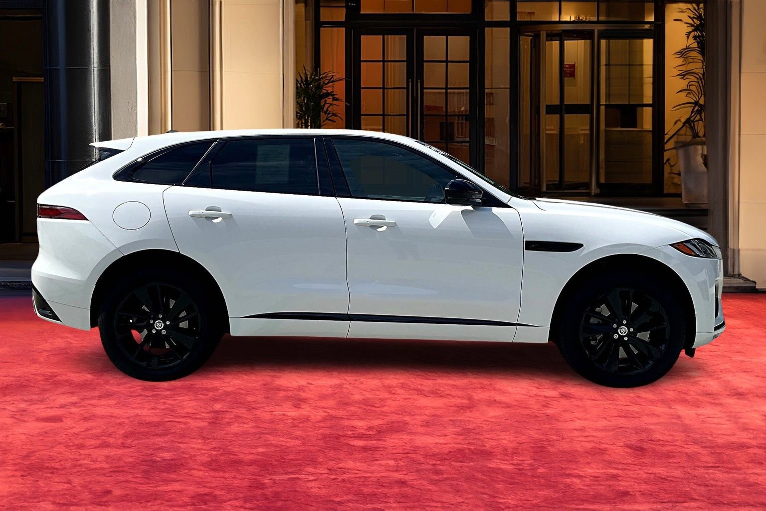 2024 Jaguar F-PACE P400 R-Dynamic S photo 12