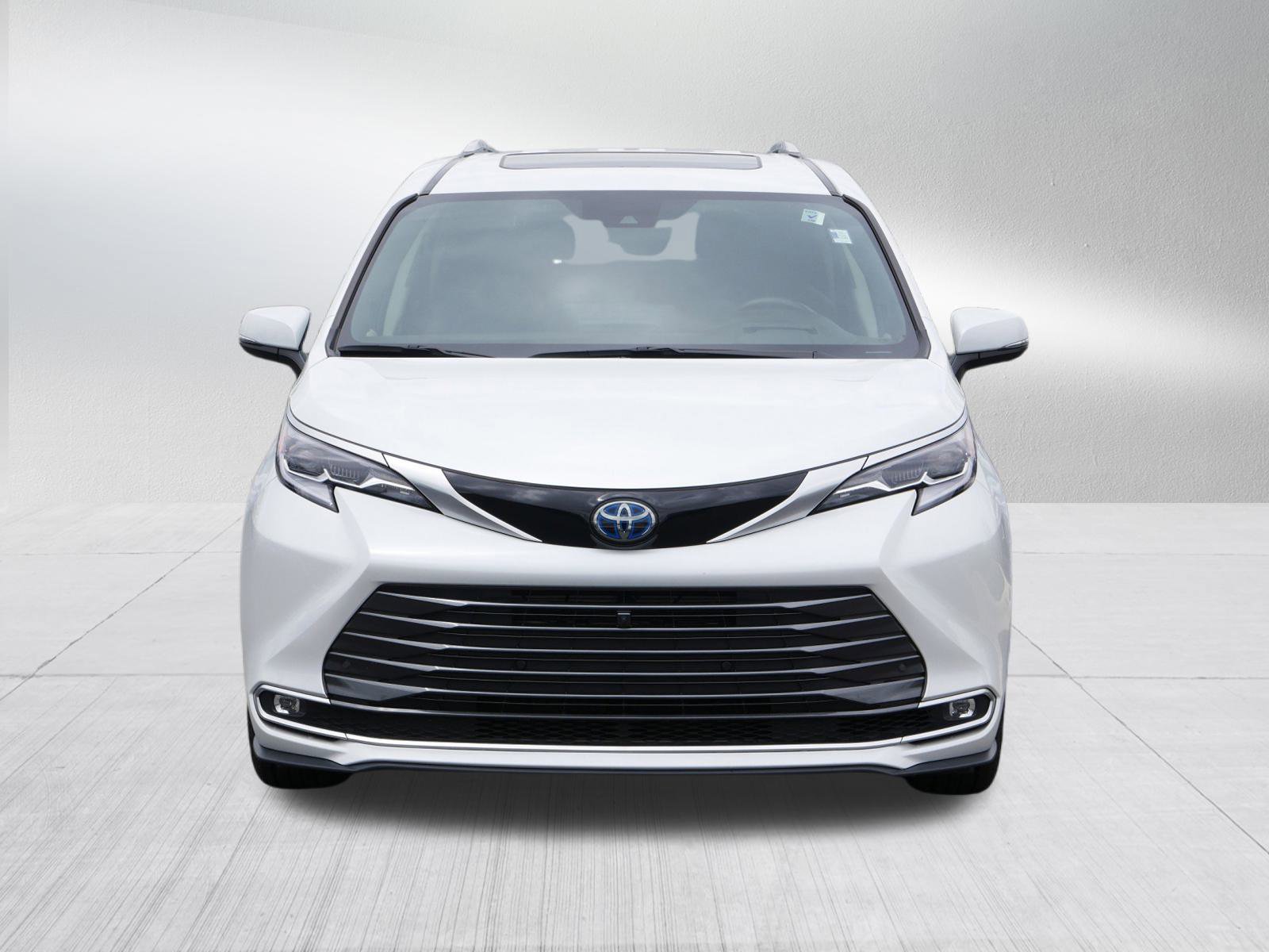 Used 2022 Toyota Sienna Platinum with VIN 5TDESKFC3NS068116 for sale in Bloomington, Minnesota