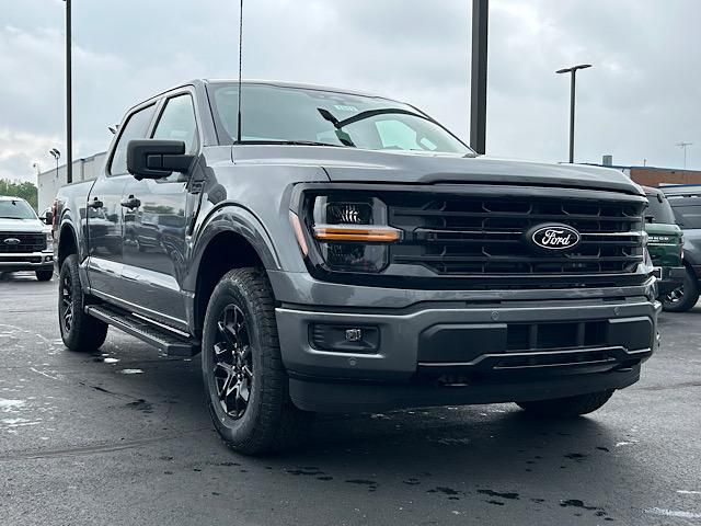 2025 Ford F-150 XLT photo 17