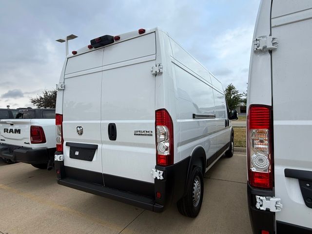 2026 Ram ProMaster 2500 photo 3
