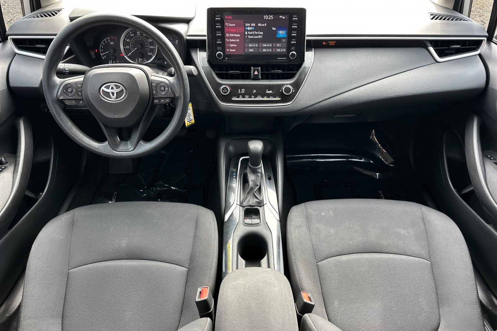 2021 Toyota Corolla LE photo 9